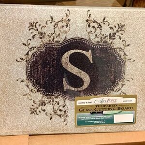 Glass cutting board